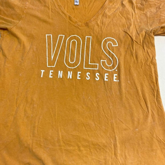 chica-d VOLS TENNESSEE UTK Distressed Short Sleeve Medium Shirt - Picture 4 of 8